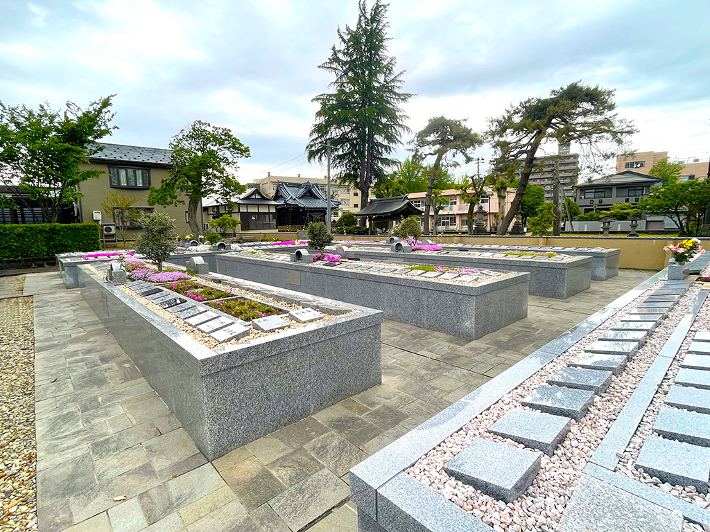 長岡（東）樹木葬 こもれび